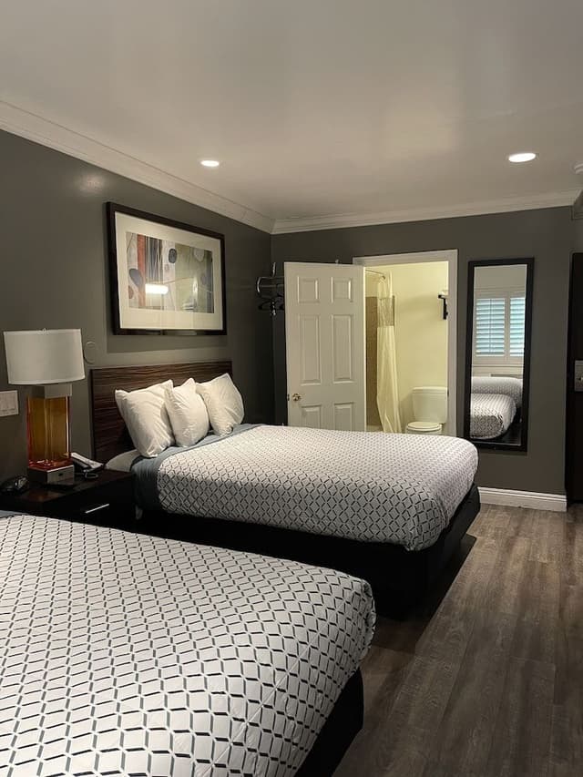 Two Queen Beds, Non-Smoking