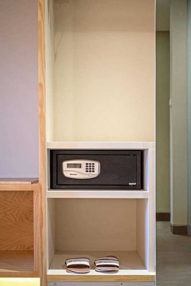 Deluxe Room, Balcony