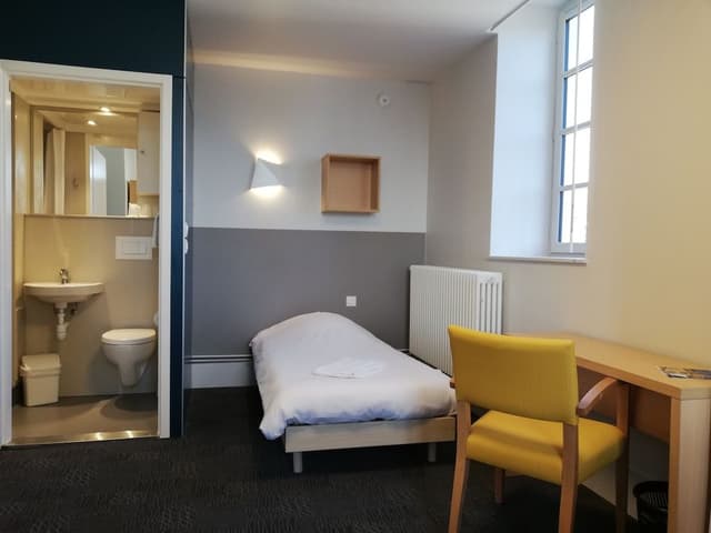 Standard Triple Room, Private Bathroom