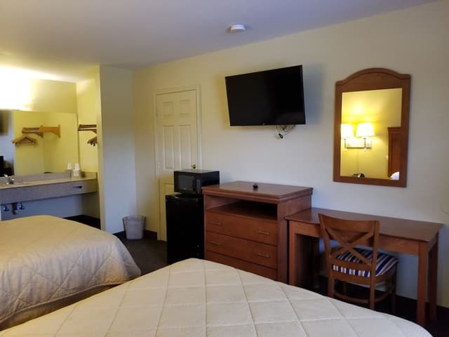 Room, 2 Queen Beds, Non Smoking