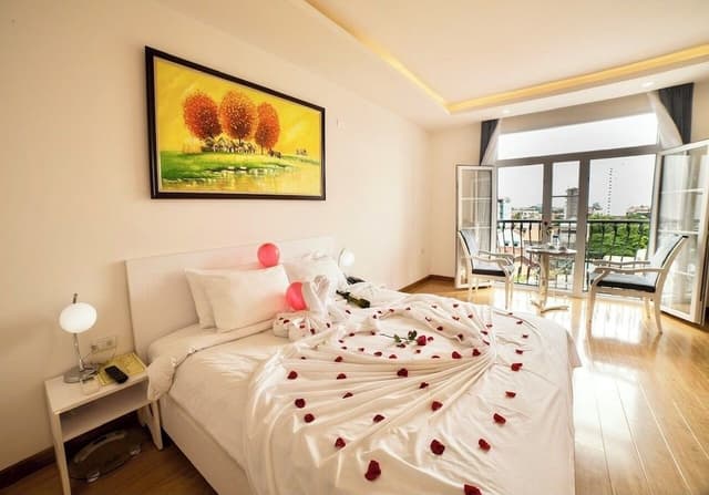 Honey Moon Room
