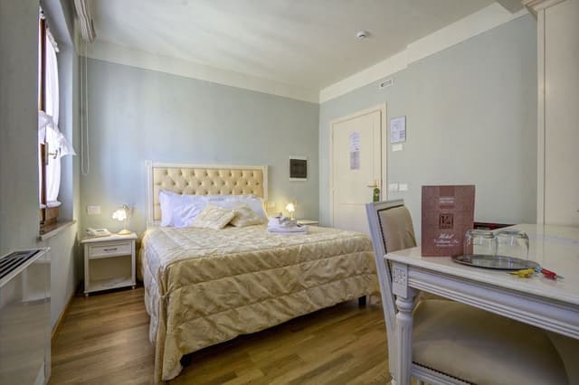 Traditional Room, 1 Queen Bed