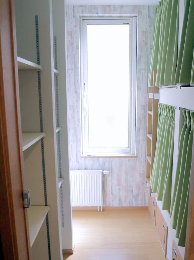 4-Bed Mixed Hall