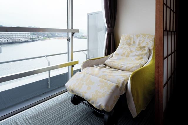 [River View]Universal Japanese Style Twin Room (38sqm/ 2 Single Beds)