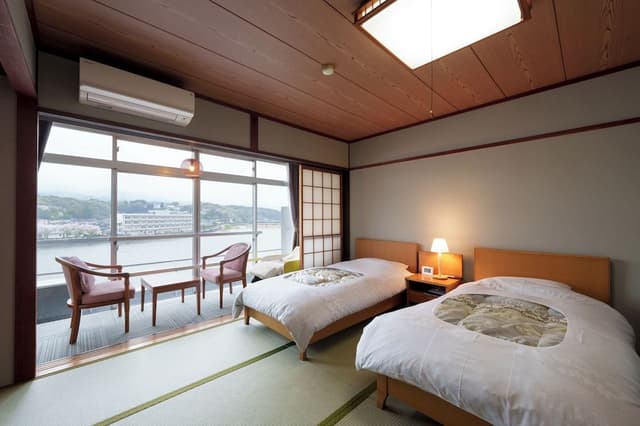 [River View]Universal Japanese Style Twin Room (38sqm/ 2 Single Beds)