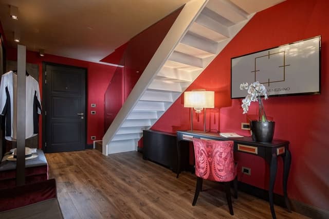 Honeymoon Suite, Jetted Tub, Canal View