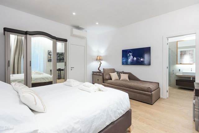 Classic Quadruple Room, Garden View