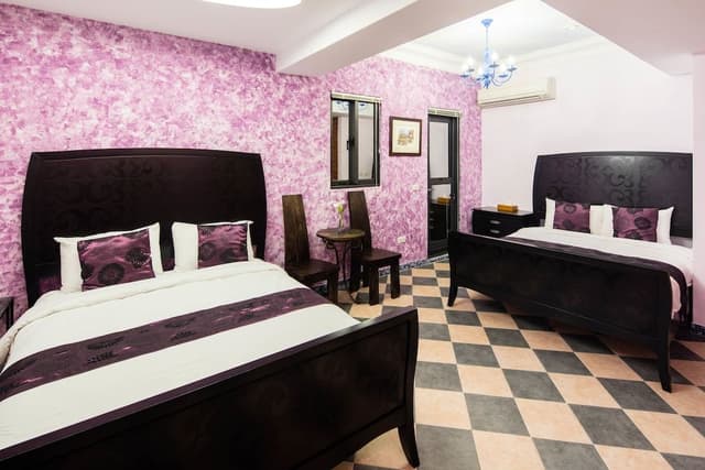 Quadruple Room (Violet)