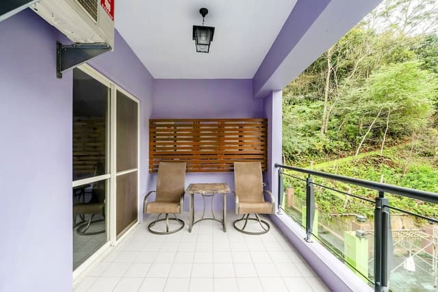 Family Room, Balcony