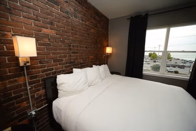 Luxury Room, 2 King Beds, Lake View