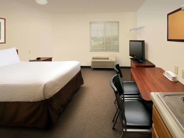 Standard Room, 1 Queen Bed, Non Smoking