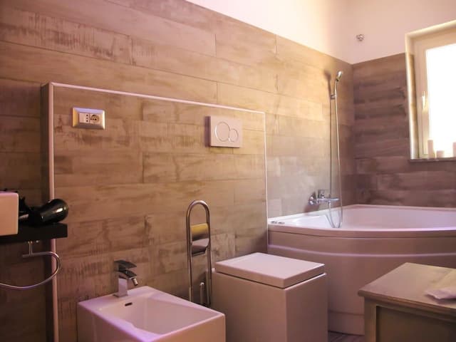 Junior Suite, Jetted Tub