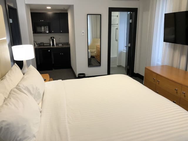 Suite, Multiple Beds (Two Bedroom Suite w/ Two Queens and O)