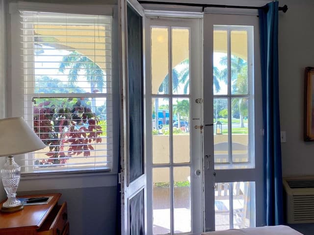 Premier Room, 1 King Bed, Terrace, Garden View