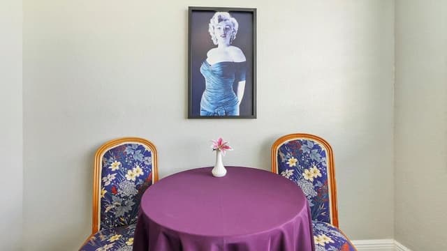 Signature Room