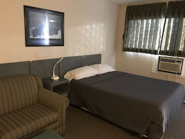 Standard Room, 1 Queen Bed