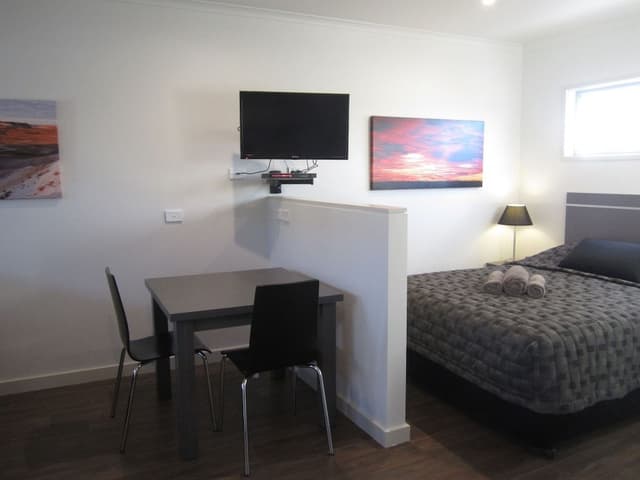 Superior Studio Cabin
