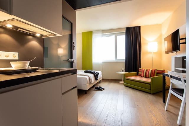Studio, Kitchenette