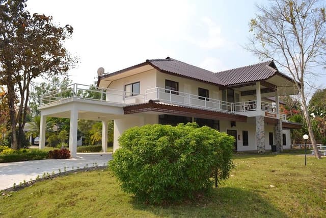 6 Bedrooms House - Palmfah Building