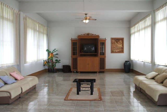 6 Bedrooms House - Palmfah Building