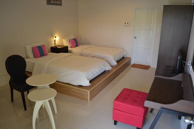 6 Bedrooms House - Palmfah Building
