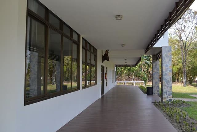 6 Bedrooms House - Palmfah Building
