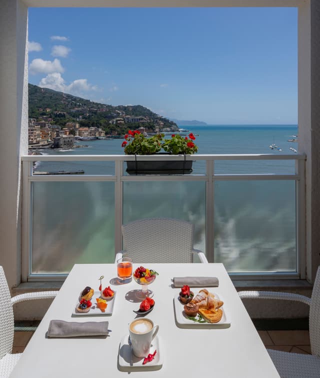 Junior Suite Sea View and balcony