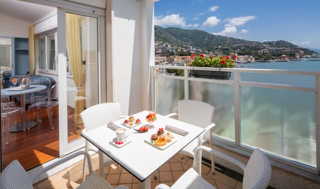 Junior Suite Sea View and balcony