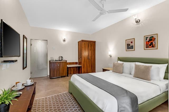 Deluxe Room, Balcony, Pool View