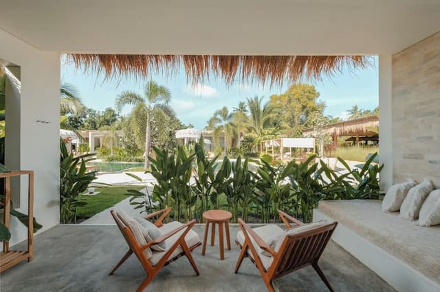 Suite, 1 King Bed, Pool Access