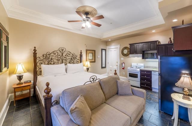 Executive Studio Suite, 1 King Bed