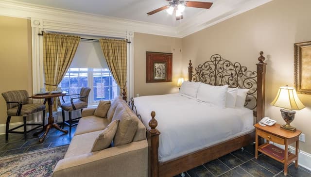 Executive Studio Suite, 1 King Bed