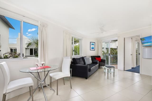 Superior One Bedroom Apartment