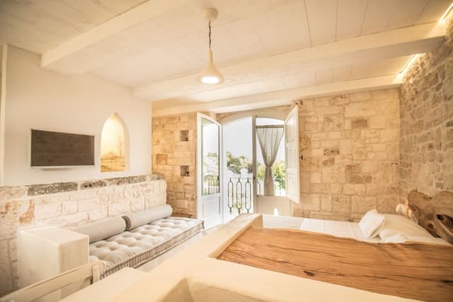 Suite, Balcony (Girfalco)