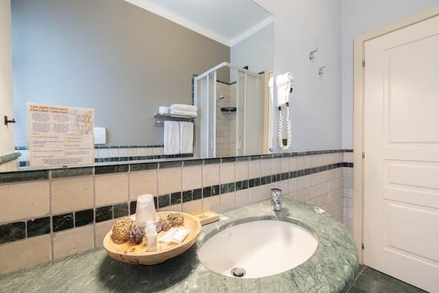 Comfort Room, 1 Double Bed, Hill View