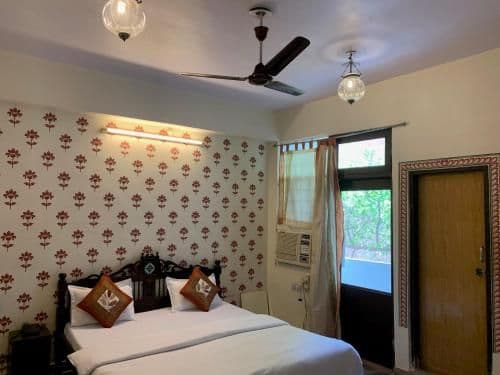 Deluxe Air Conditioning Room