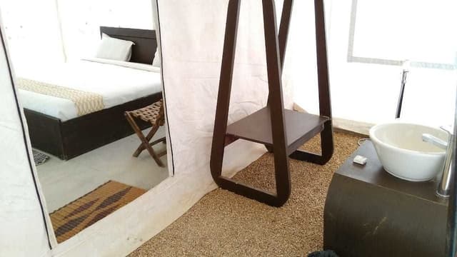 Premium Tent, 1 King Bed, Balcony, Resort View