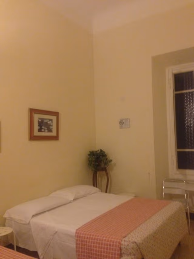 Room, Shared Bathroom (Family)