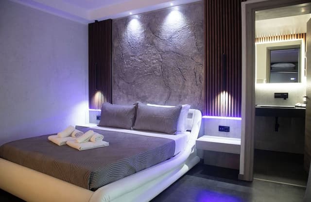 Standard Double Room, 1 Queen Bed, Terrace, Pool View