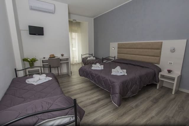 Comfort Triple Room
