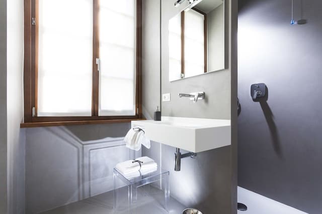 Romantic Double Room, Bathtub