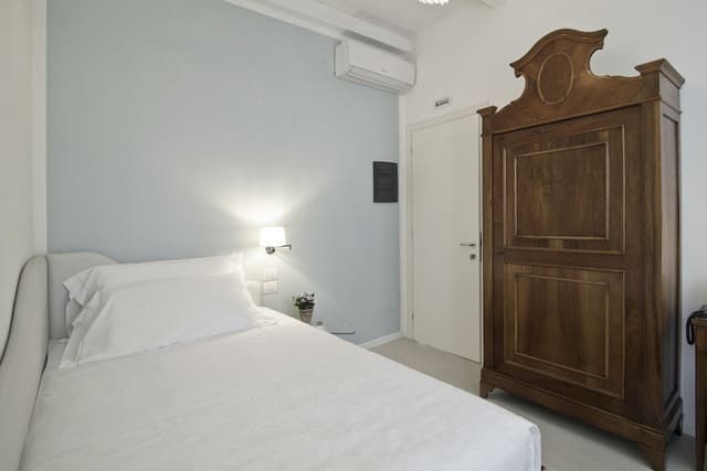 Business Single Room