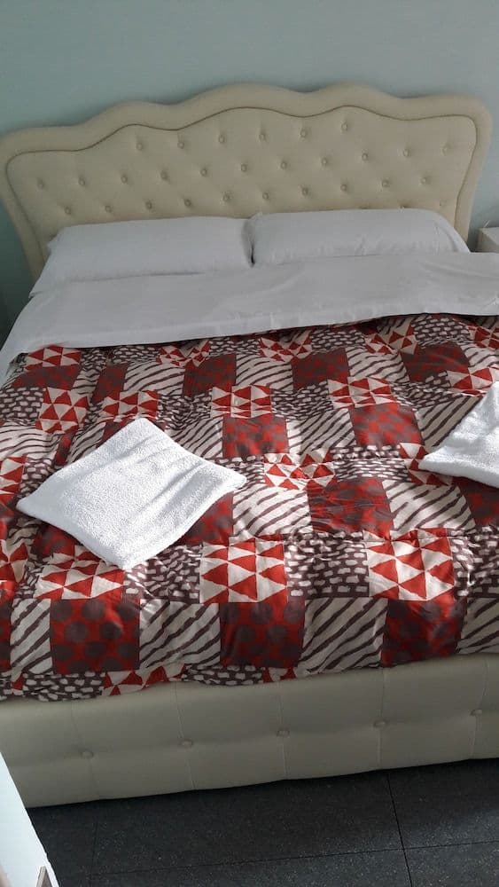 Standard Double Room, Shared Bathroom