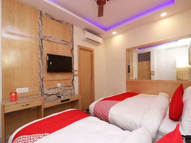 Deluxe Double or Twin Room, 1 King Bed