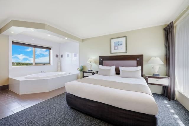 Premium King Spa Suite