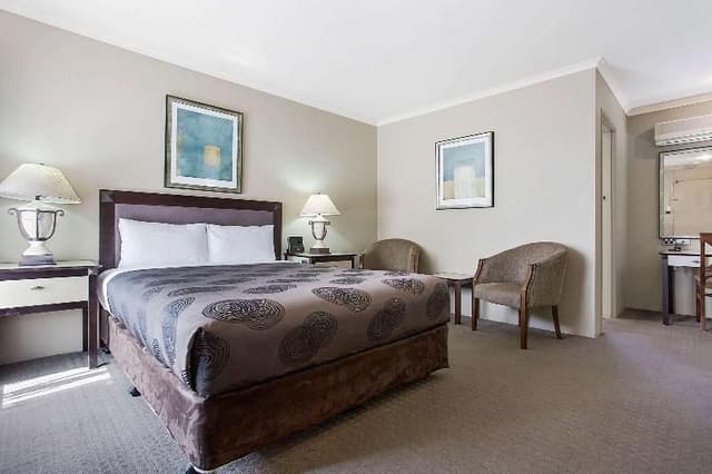 Standard Queen Room