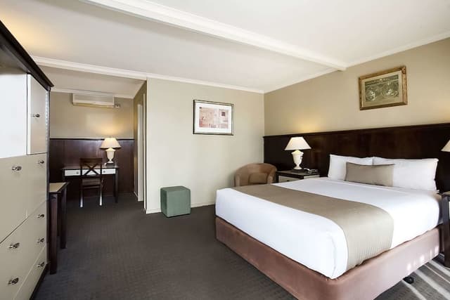Executive Queen Room