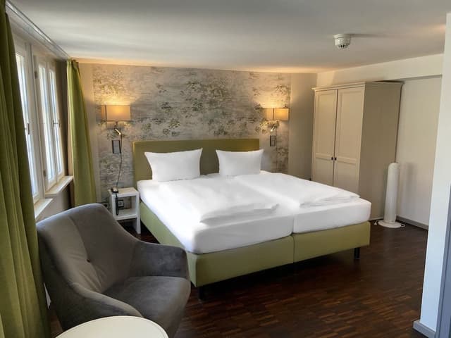 Double Room, Annex Building (directly on Krämerbrücke -no elevator)