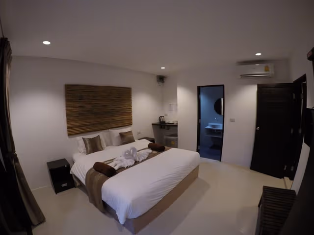 Deluxe Room, 2 Bedrooms, Non Smoking, Pool View