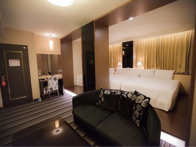 Deluxe Family Room